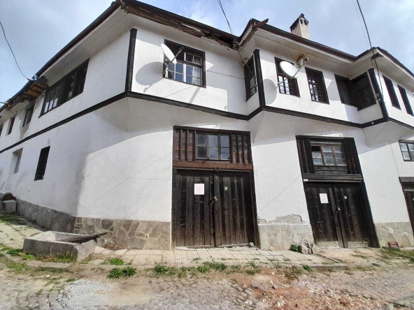 Къща в Батак - 500 кв.м за 102 €/кв.м - Снимка #1