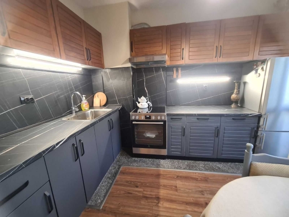 Дава се под наем Тристаен апартамент в София, Изток - 110 кв.м за 797.64 € - Снимка #1