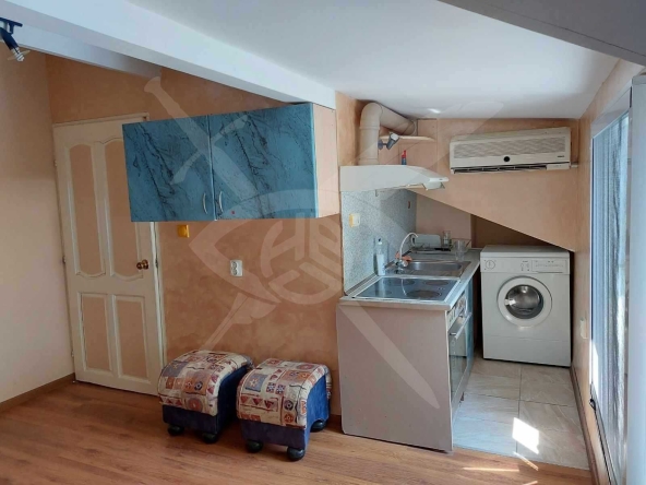 Дава се под наем Едностаен апартамент в Варна, Гръцка махала - 30 кв.м за 225 € - Снимка #1