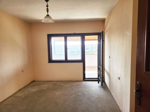 Дава се под наем Двустаен апартамент в Хасково, Любен Каравелов - 72 кв.м за 67000 € - Снимка #1