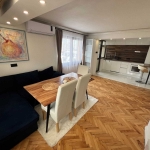 Дава се под наем Тристаен апартамент в София, Център - 90 кв.м за 797.64 € - Снимка #1