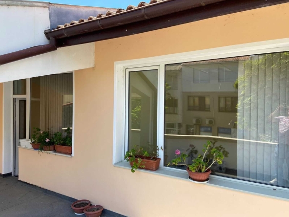 Дава се под наем Офис в Габрово, Център - 40 кв.м за 173.4 € - Снимка #1