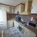 Двустаен апартамент в Русе, Ялта - 77 кв.м за 1137 €/кв.м - Снимка #1