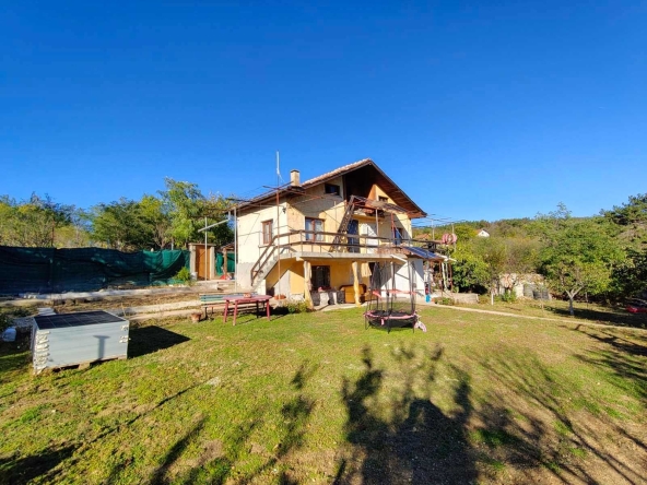 Къща в Казанлък - 100 кв.м за 536 €/кв.м - Снимка #1