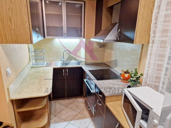 Дава се под наем Двустаен апартамент в Варна, Възраждане 1 - 55 кв.м за 458.49 € - Снимка #1