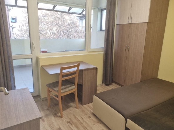 Дава се под наем Тристаен апартамент в София, Зона Б-19 - 48 кв.м за 610.98 € - Снимка #1