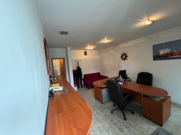 Дава се под наем Офис в София, Стрелбище - 27 кв.м за 393.72 € - Снимка #1