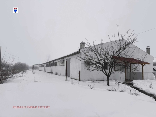 Промишлена сграда в Сливо поле - 830 кв.м за 221 €/кв.м - Снимка #1