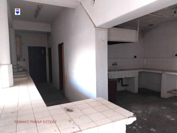 Дава се под наем Магазин в с. Волово, Област Русе - 185 кв.м за 153 € - Снимка #1
