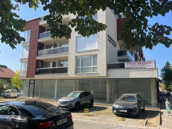 Дава се под наем Офис в Хисаря - 90 кв.м за 398.82 € - Снимка #1