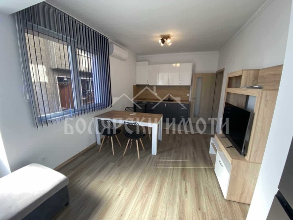 Дава се под наем Четиристаен апартамент в Велико Търново, Център - 100 кв.м за 448.8 € - Снимка #1