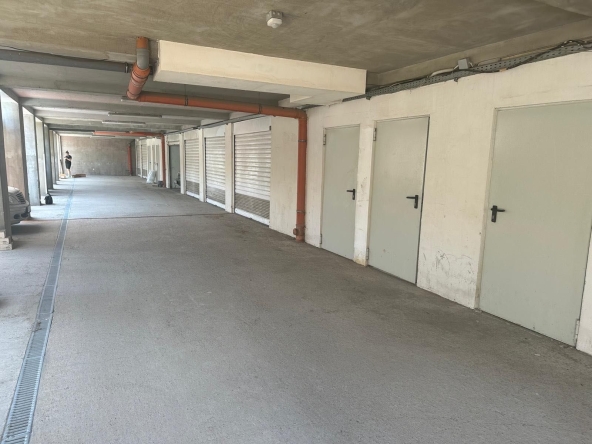 Дава се под наем Гараж / Паркомясто в Банкя - 18 кв.м за 76.5 € - Снимка #1