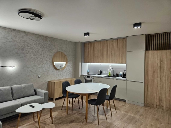 Дава се под наем Тристаен апартамент в София, Дружба 2 - 87 кв.м за 718.08 € - Снимка #1