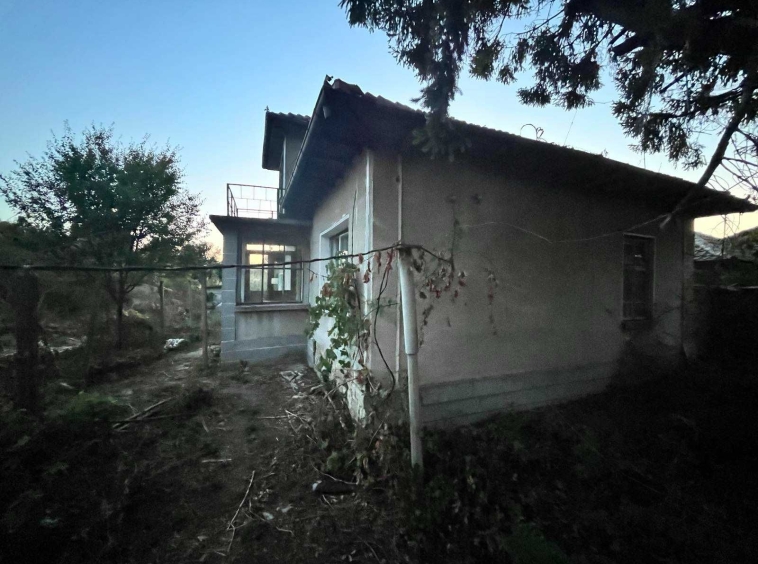 Къща в Велико Търново, Акация - 250 кв.м за 200 €/кв.м - Снимка #1