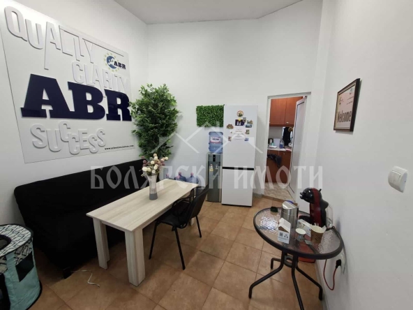 Дава се под наем Офис в Велико Търново, Колю Фичето - 94 кв.м за 498.27 € - Снимка #1