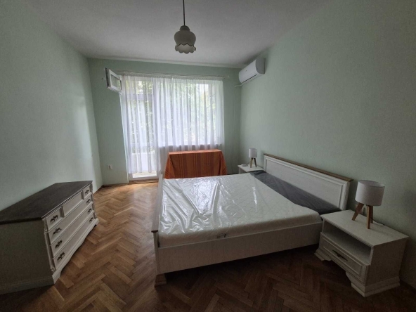 Дава се под наем Тристаен апартамент в София, Лозенец - 95 кв.м за 800 € - Снимка #1