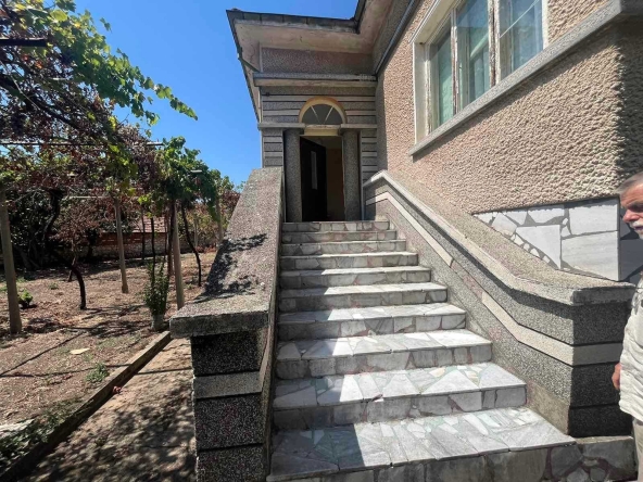 Къща в с. Горно Белево, Област Стара Загора - 121 кв.м за 333 €/кв.м - Снимка #1