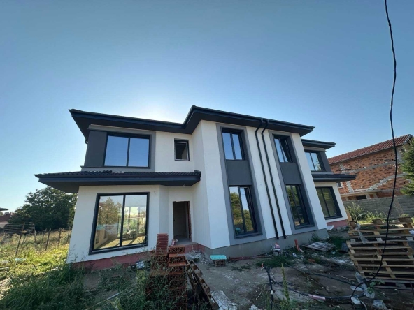 Къща в с. Труд, Област Пловдив - 173 кв.м за 764 €/кв.м - Снимка #1