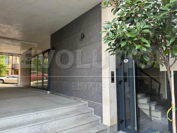 Двустаен апартамент в София, Лозенец - 63 кв.м за 2291 €/кв.м - Снимка #1