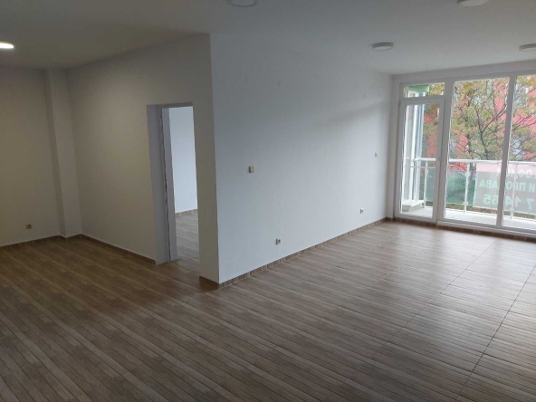 Офис в Търговище, Център - 73 кв.м за 1104 €/кв.м - Снимка #1