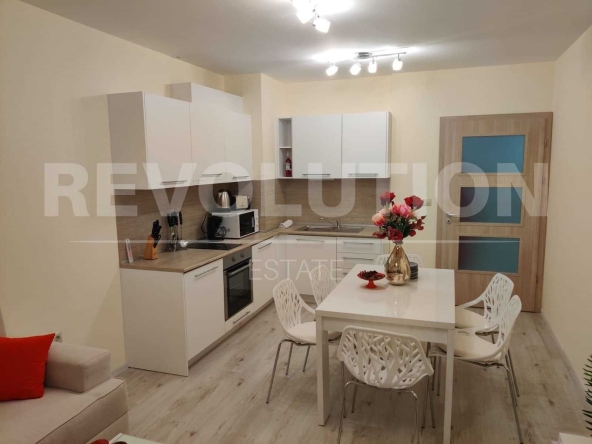 Дава се под наем Тристаен апартамент в Варна, Аспарухово - 90 кв.м за 510 € - Снимка #1