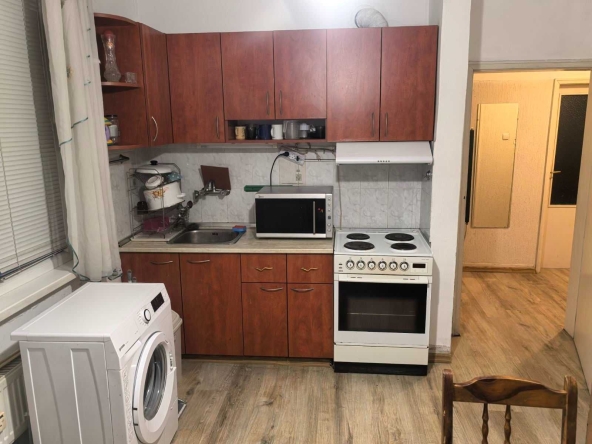 Дава се под наем Етаж от къща в София, Курило - 95 кв.м за 498.27 € - Снимка #1