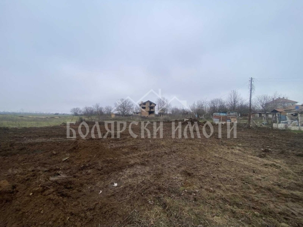 Парцел в с. Първомайци, Област Велико Търново - 900 кв.м за 17 €/кв.м - Снимка #1