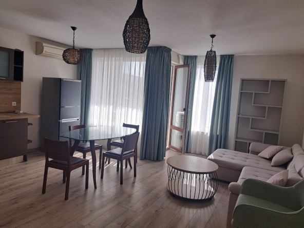 Дава се под наем Двустаен апартамент в Пловдив, Коматево - 80 кв.м за 598.23 € - Снимка #1