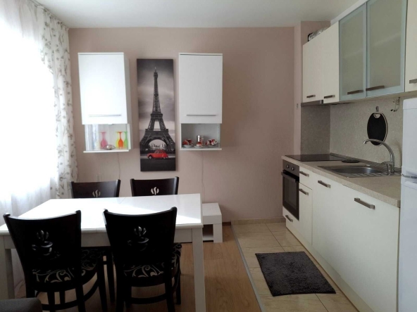 Тристаен апартамент в к.к. Слънчев бряг - 80 кв.м за 925 €/кв.м - Снимка #1