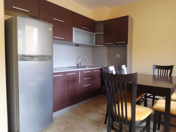 Дава се под наем Двустаен апартамент в Плевен, Идеален център - 65 кв.м за 359.04 € - Снимка #1