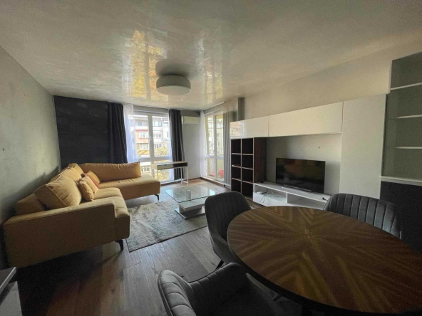 Дава се под наем Двустаен апартамент в София, Иван Вазов - 70 кв.м за 899 € - Снимка #1