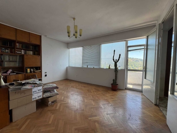 Тристаен апартамент в Велико Търново, Център - 135 кв.м за 510 €/кв.м - Снимка #1