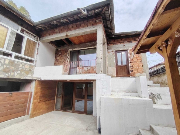 Къща в Ловеч, Вароша - 96 кв.м за 399 €/кв.м - Снимка #1