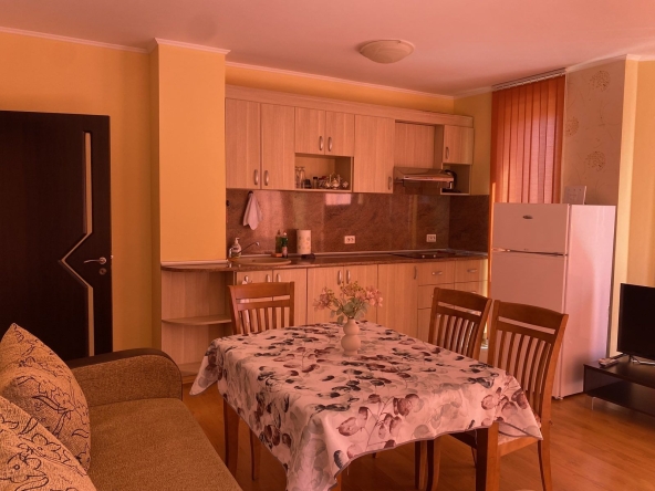 Дава се под наем Двустаен апартамент в к.к. Слънчев бряг - 65 кв.м за 289.17 € - Снимка #1