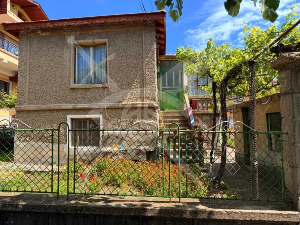 Къща в Айтос - 100 кв.м за 959 €/кв.м - Снимка #1