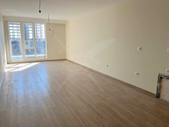 Тристаен апартамент в Пловдив, Гагарин - 115 кв.м за 1147 €/кв.м - Снимка #1