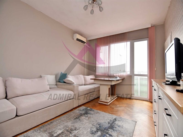 Дава се под наем Тристаен апартамент в Варна, Младост 1 - 70 кв.м за 498.27 € - Снимка #1