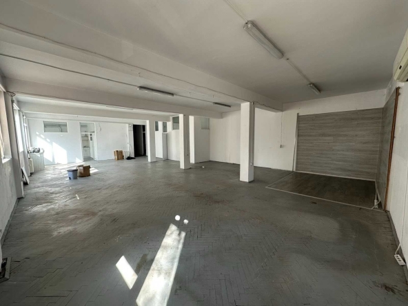 Дава се под наем Промишлена сграда в Пловдив, Индустриална зона - Тракия - 200 кв.м за 561 € - Снимка #1