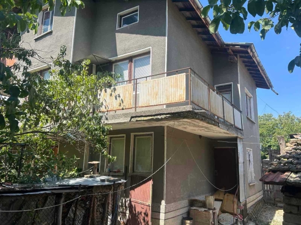 Къща в с. Славяново, Област Търговище - 252 кв.м за 286 €/кв.м - Снимка #1