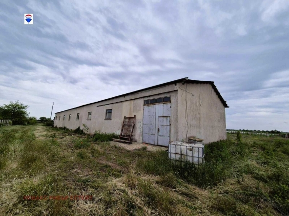 Промишлена сграда в с. Цар Самуил, Област Силистра - 1900 кв.м за 164 €/кв.м - Снимка #1