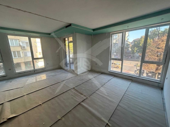 Тристаен апартамент в Пловдив, Център - 148 кв.м за 1072 €/кв.м - Снимка #1