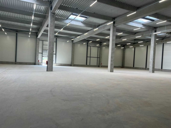 Дава се под наем Склад в Пловдив, Индустриална зона - Юг - 3500 кв.м за 13964.31 € - Снимка #1