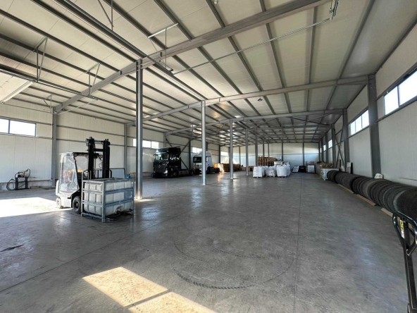 Дава се под наем Склад в с. Калековец, Област Пловдив - 840 кв.м за 2142 € - Снимка #1