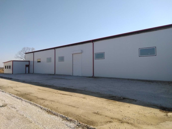 Дава се под наем Склад в с. Цалапица, Област Пловдив - 600 кв.м за 1836 € - Снимка #1