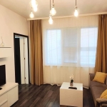 Дава се под наем Тристаен апартамент в Варна, Център - 100 кв.м за 747.66 € - Снимка #1