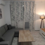 Дава се под наем Двустаен апартамент в Бургас, Славейков - 45 кв.м за 398.82 € - Снимка #1