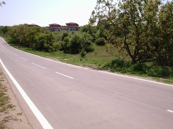 Парцел в София, Гео Милев - 9842 кв.м за 14 €/кв.м - Снимка #1