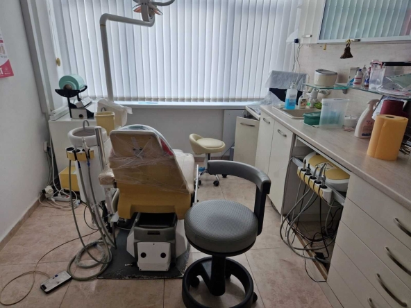 Дава се под наем Офис в Варна, Младост 1 - 15 кв.м за 398.82 € - Снимка #1