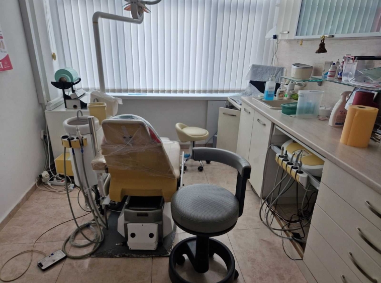 Дава се под наем Офис в Варна, Младост 1 - 15 кв.м за 398.82 € - Снимка #1