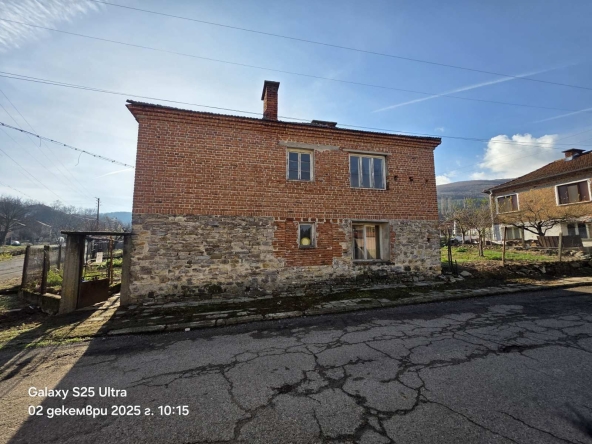 Къща в с. Бяла, Област Сливен - 140 кв.м за 200 €/кв.м - Снимка #1